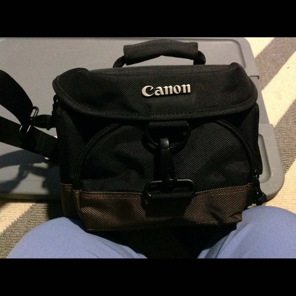 Canon Deluxe Camera/Gadget Bag 100EG